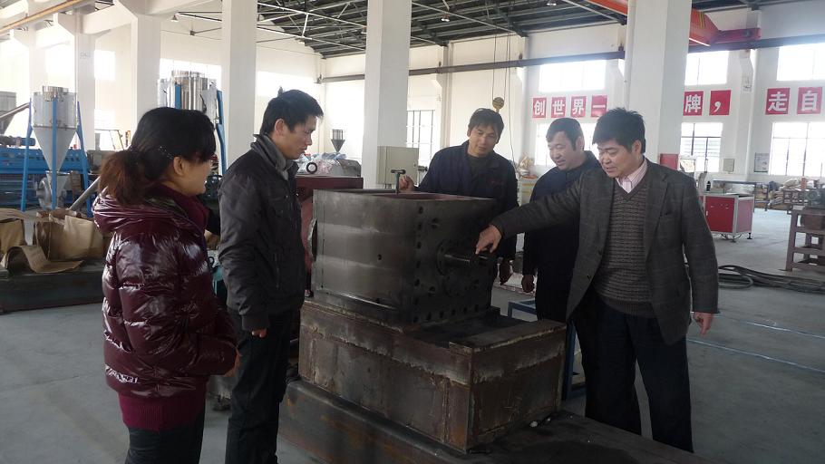 完美体育_完美体育（中国）公司以“创建学习型党组织”为抓手，推动“企业科技创新”.jpg